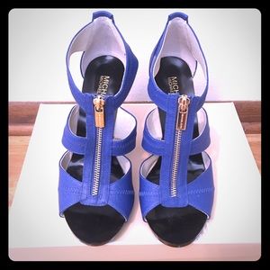 Michael Kors Berkley T Strap in Sapphire